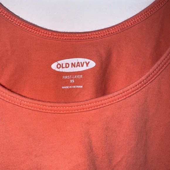 Old navy tank top-first layer (size xs) - Picture 3 of 3